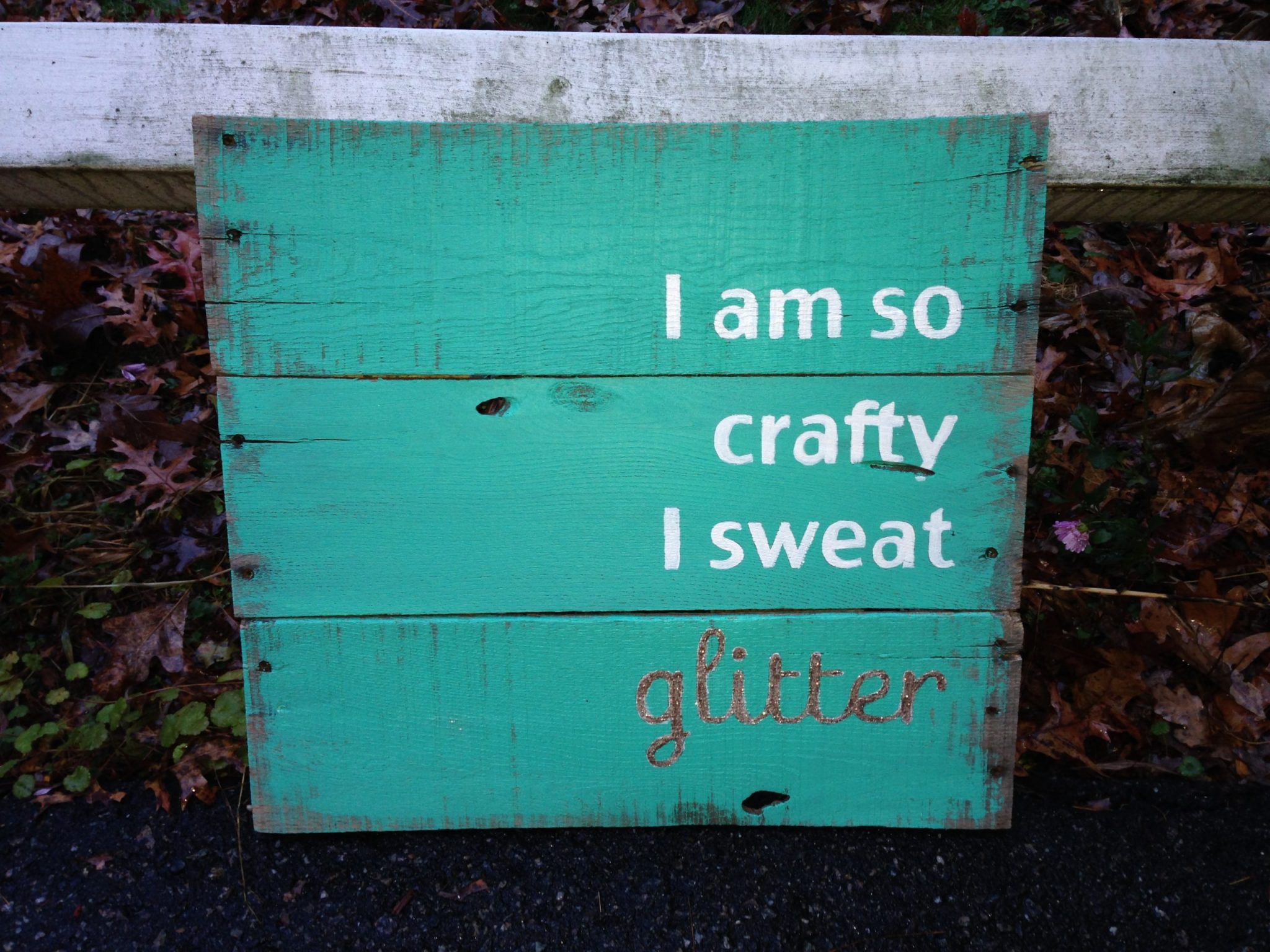 How to make a wooden pallet sign