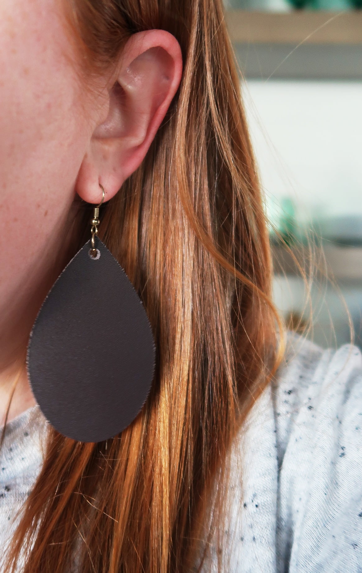 How to make leather earrings with your Cricut