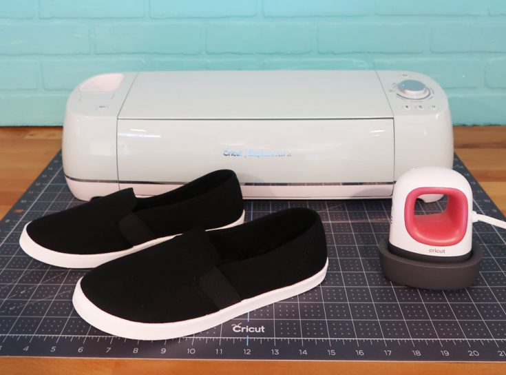 How To Apply IronOn Vinyl on Shoes with Cricut EasyPress Mini