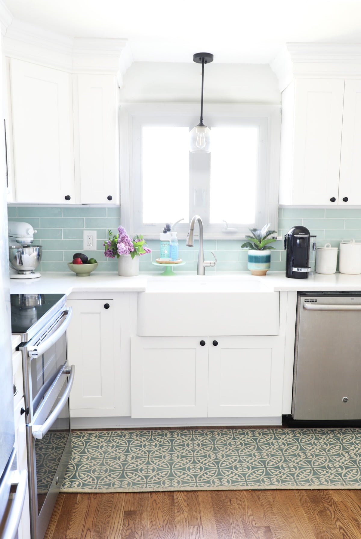 farmhouse sink