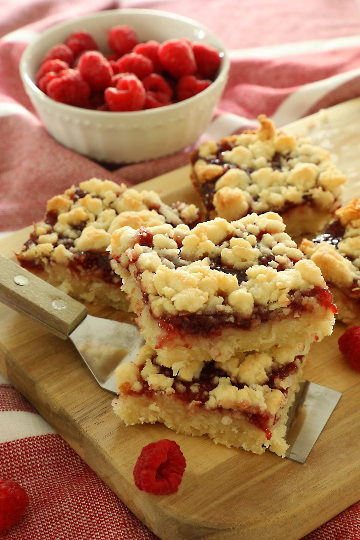 Raspberry Crumble Bars Weekend Craft