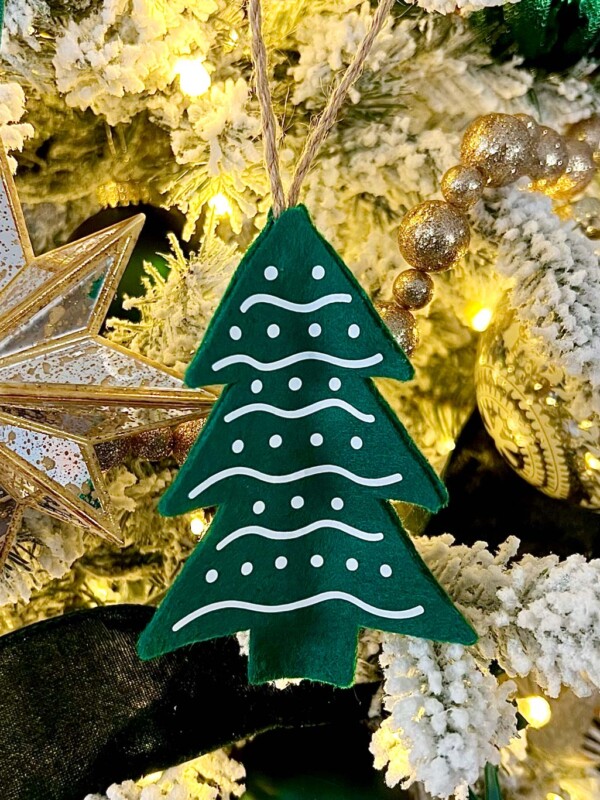 Cricut Felt Christmas Tree Ornament