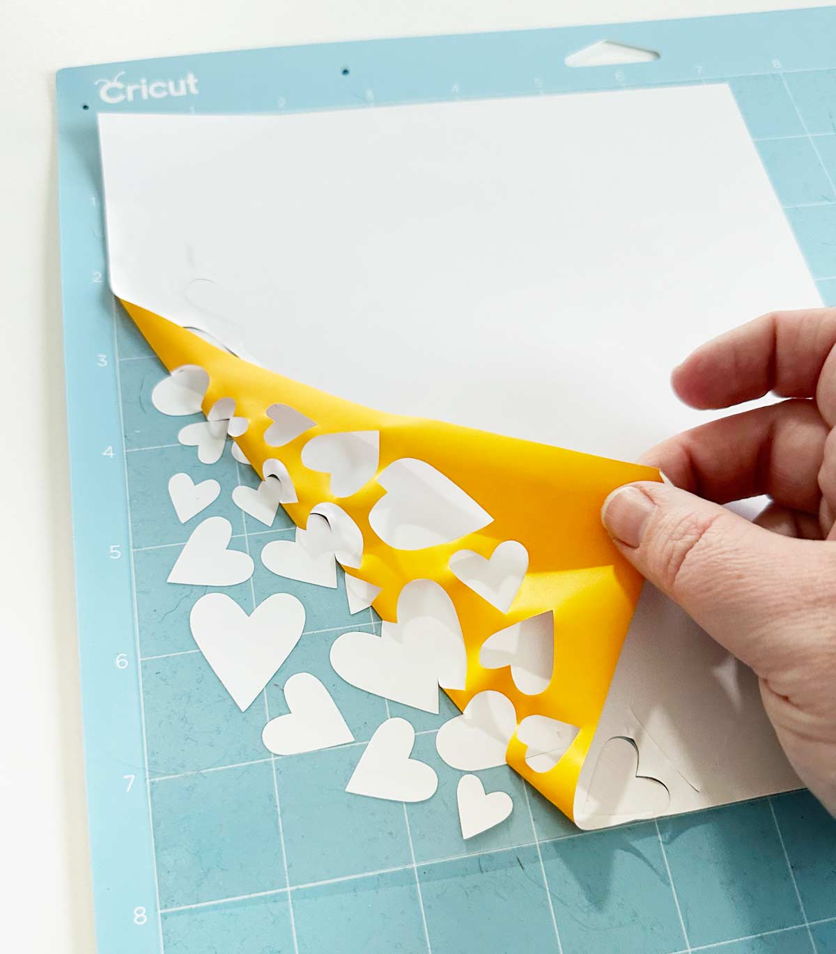 How To Use IronOn Vinyl on Wood Weekend Craft